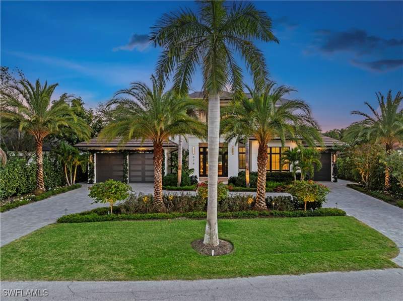 6 bedroom SingleFamilyResidence at 626 S Golf Dr, Olde Naples, Naples — photo 3