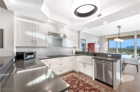 455 Cove Tower Dr 903, Naples FL - photo 11 of 37