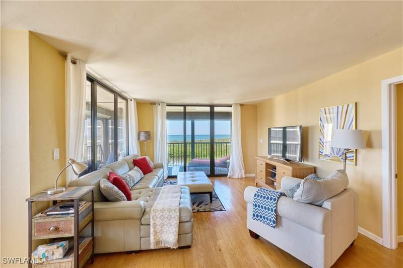 2 bedroom Condominium at 17 Bluebill Ave 901, Vanderbilt Surf Colony, Naples — photo 4