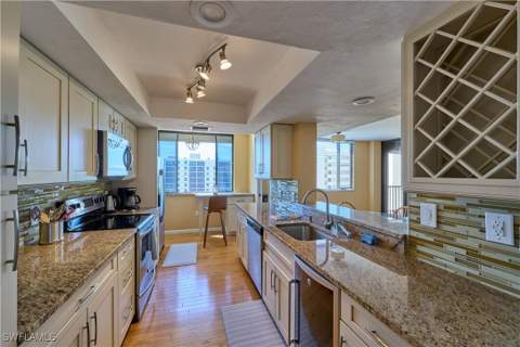 17 Bluebill Ave 901, Naples FL - photo 6 of 28