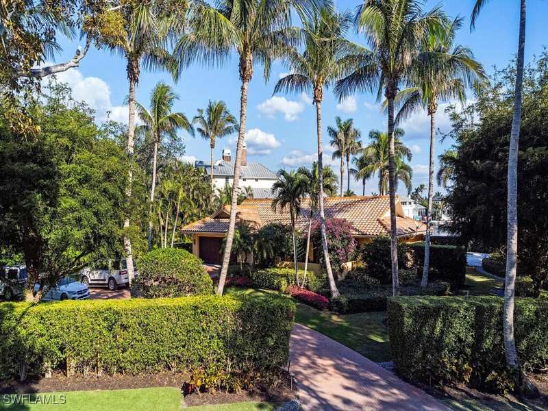 3 bedroom SingleFamilyResidence at 1825 Gordon Dr E, Aqualane Shores, Naples — photo 1