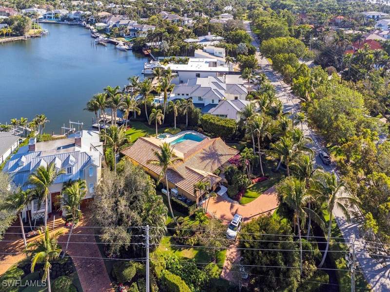 3 bedroom SingleFamilyResidence at 1825 Gordon Dr E, Aqualane Shores, Naples — photo 5