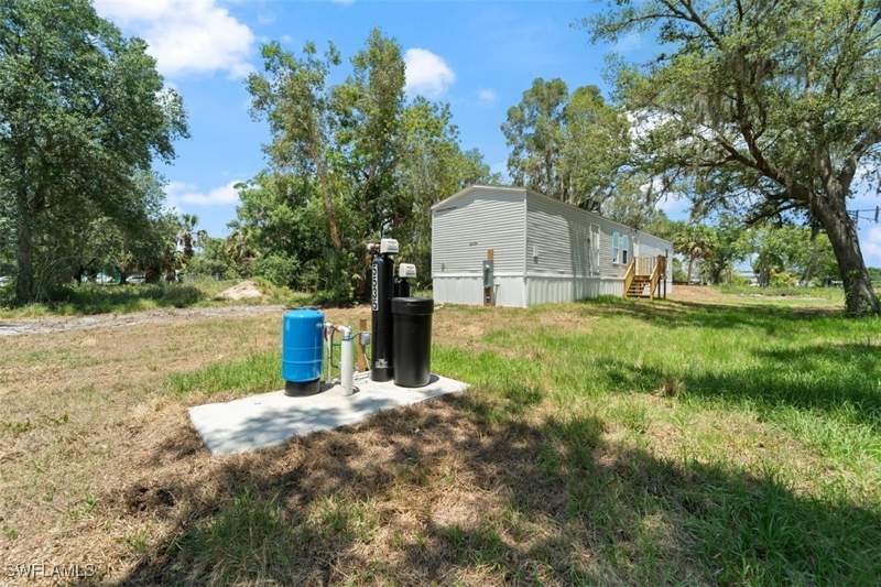 3 bedroom ManufacturedHome at 5535 S Sr-29, Labelle Ranchettes, Labelle — photo 5