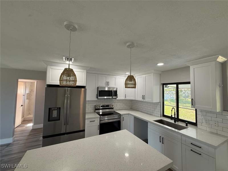 3 bedroom SingleFamilyResidence at 1219 SE 25th Ter, Cape Coral, Cape Coral — photo 3