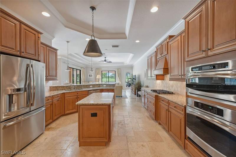4 bedroom SingleFamilyResidence at 3441 Runaway Ln, Runaway Bay, Naples — photo 3