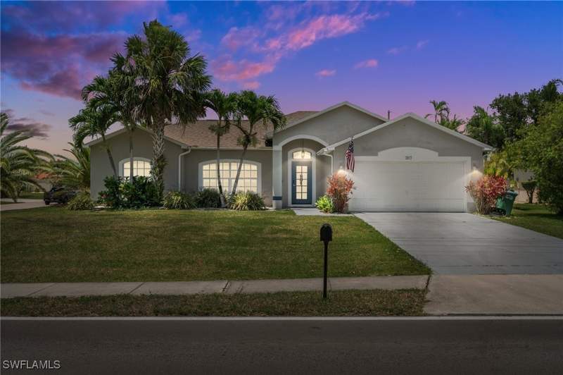 3 bedroom SingleFamilyResidence at 2017 Cape Coral Pkwy W, Cape Coral, Cape Coral — photo 4