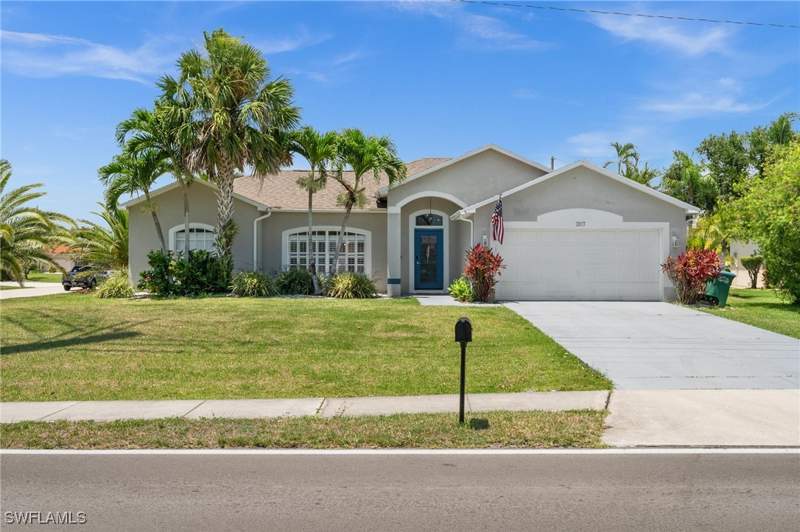 3 bedroom SingleFamilyResidence at 2017 Cape Coral Pkwy W, Cape Coral, Cape Coral — photo 5