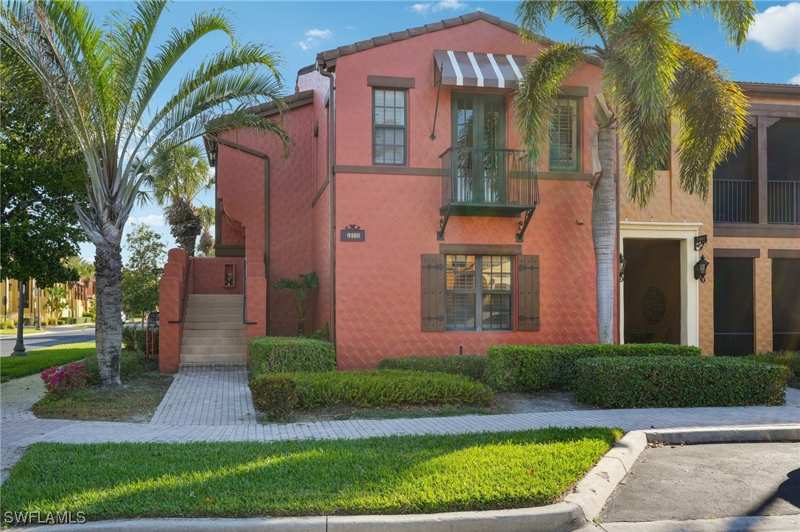 3 bedroom Townhouse at 9108 Capistrano St S 7401, Ole, Naples — photo 1