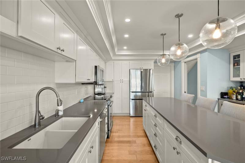4 bedroom Attached at 411 Bella Vista Way E, Colony Beach Estates, Sanibel — photo 4