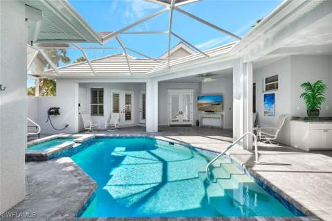 2450 Wulfert Rd, Sanibel FL - photo 9 of 45