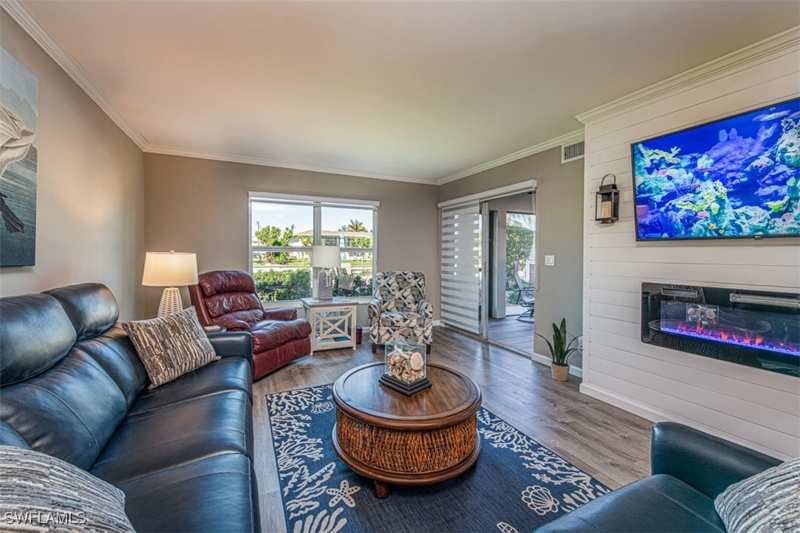 2 bedroom Condominium at 843 SE 46th Ln 1, Pine Breeze, Cape Coral — photo 1