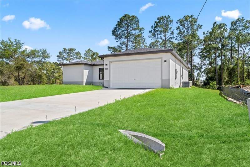 3 bedroom SingleFamilyResidence at 2914 67th St W, Lehigh Acres, Lehigh Acres — photo 5