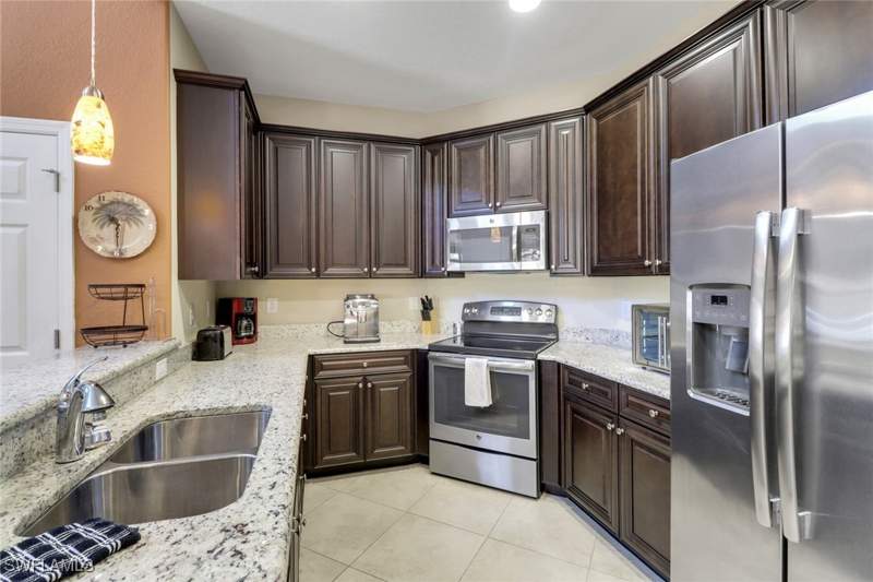 2 bedroom Condominium at 9065 Albion Ln N 4903, Ole, Naples — photo 4