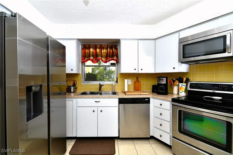 2 bedroom Attached at 8 Park Lane Cir, East Greens Land Condo, Lehigh Acres — photo 4