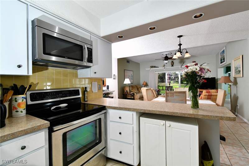 2 bedroom Attached at 8 Park Lane Cir, East Greens Land Condo, Lehigh Acres — photo 5