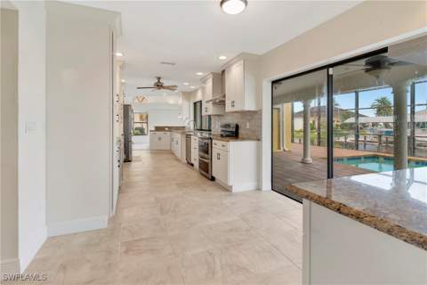 917 SW 54th Ln, Cape Coral FL - photo 11 of 50