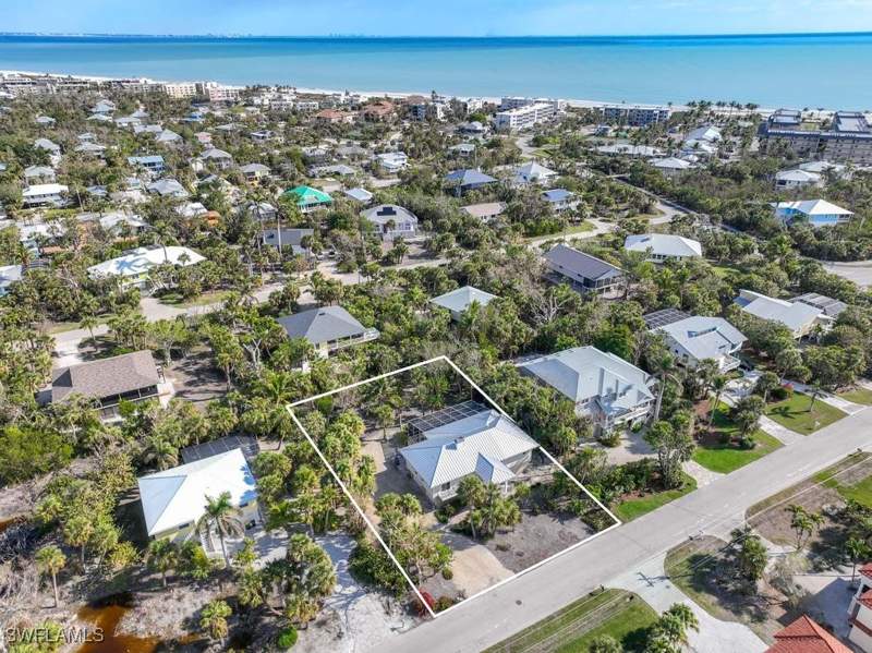 3 bedroom SingleFamilyResidence at 702 Pyrula Ave, Bayshore Village, Sanibel — photo 4