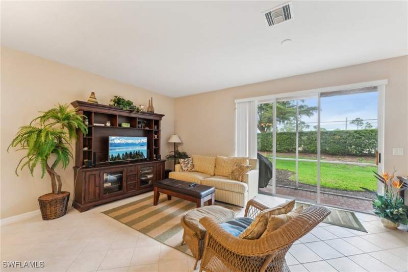 3 bedroom Townhouse at 3327 Dandolo Cir, Bella Vida, Cape Coral — photo 2