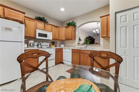 3327 Dandolo Cir, Cape Coral FL - photo 9 of 32