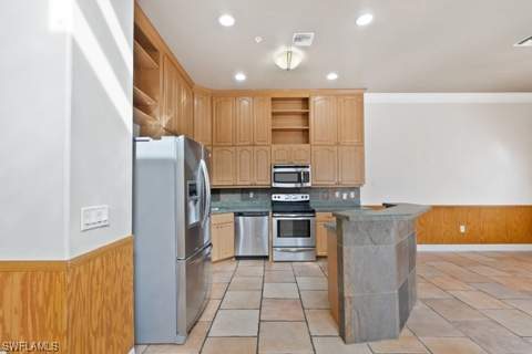 819 James St, Fort Myers FL - photo 7 of 18