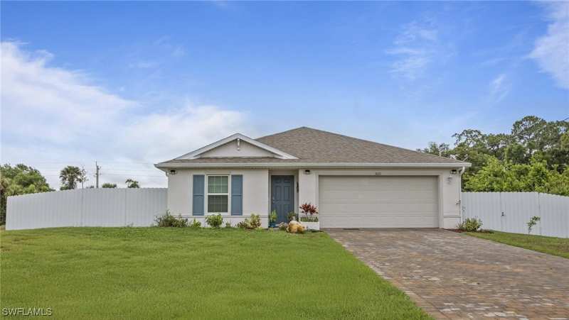 3 bedroom SingleFamilyResidence at 3021 June Cir, Port Labelle, Labelle — photo 1