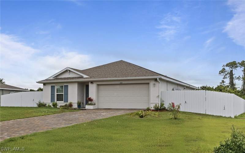 3 bedroom SingleFamilyResidence at 3021 June Cir, Port Labelle, Labelle — photo 2
