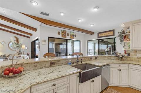 2803 SE 22nd Pl, Cape Coral FL - photo 10 of 47
