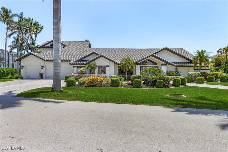 5 bedroom SingleFamilyResidence at 2803 SE 22nd Pl, Cape Coral, Cape Coral — photo 3
