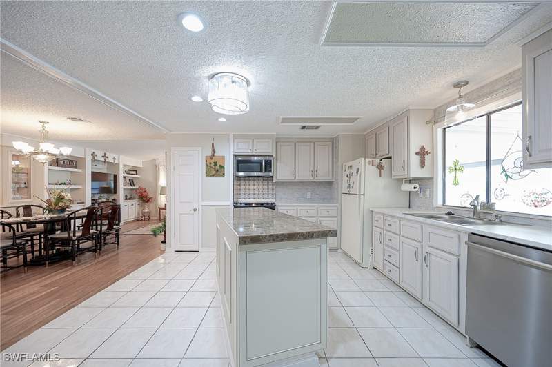 2 bedroom ManufacturedHome at 149 Kim Dr 149, Blue Skys Mobile Home Park, Naples — photo 5