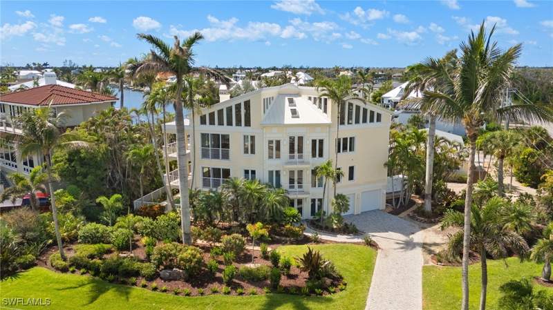 4 bedroom SingleFamilyResidence at 1581 San Carlos Bay Dr, Sanibel Isles, Sanibel — photo 2