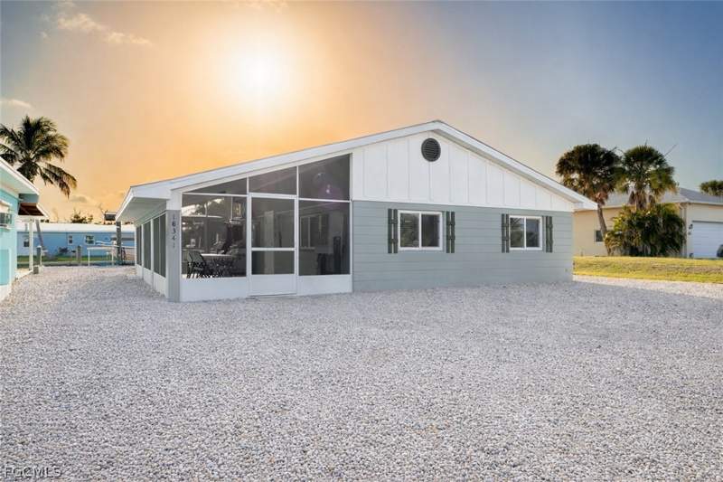 2 bedroom SingleFamilyResidence at 16341 Porto Bello St, Knights Bokeelia Isle, Bokeelia — photo 5