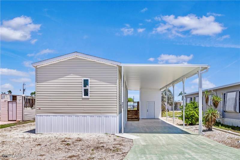 2 bedroom ManufacturedHome at 4944 Porky Ln, Pine Island Cove, St James City — photo 4