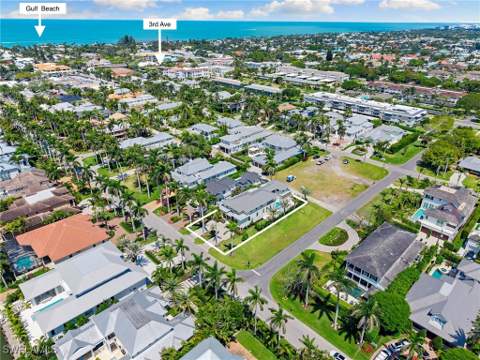 581 14th Ave S, Naples FL - photo 12 of 37
