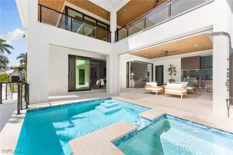 581 14th Ave S, Naples FL - photo 9 of 37