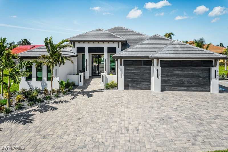 3 bedroom SingleFamilyResidence at 2718 Gleason Pkwy, Cape Coral, Cape Coral — photo 1