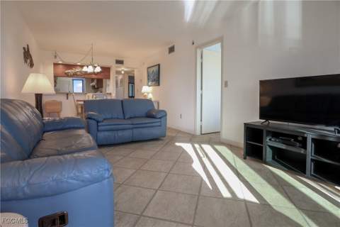 4265 Bay Beach Ln 524, Fort Myers Beach FL - photo 6 of 34