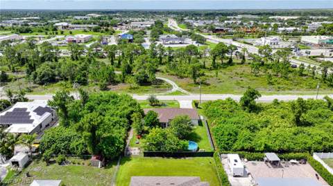 5538 Brookfield St, Lehigh Acres FL - photo 8 of 38
