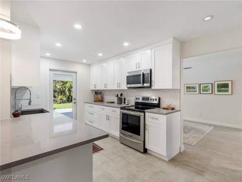 3704 Blue Heron Dr, Fort Myers FL - photo 17 of 50