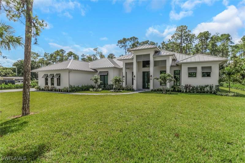 6 bedroom SingleFamilyResidence at 5174 Sycamore Dr, Logan Woods, Naples — photo 2