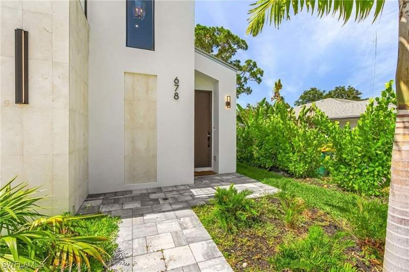 4 bedroom SingleFamilyResidence at 678 95th Ave N, Naples Park, Naples — photo 2