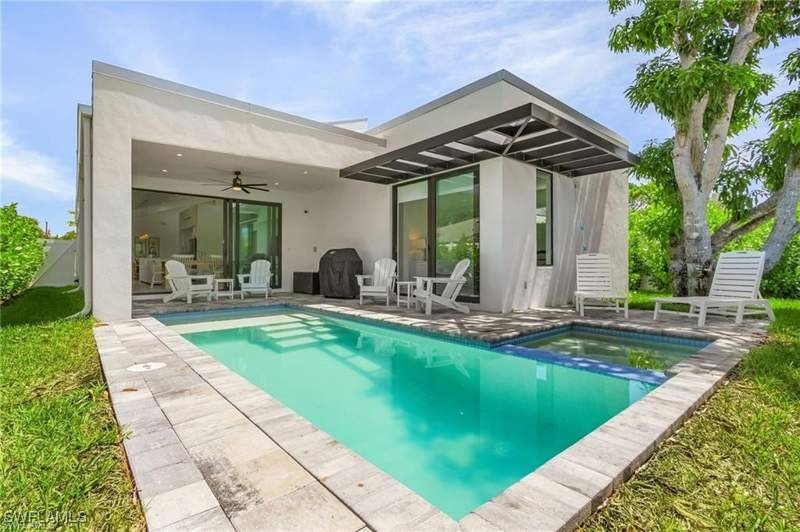 4 bedroom SingleFamilyResidence at 678 95th Ave N, Naples Park, Naples — photo 3
