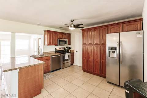 3042 SW 10th Pl, Cape Coral FL - photo 8 of 40
