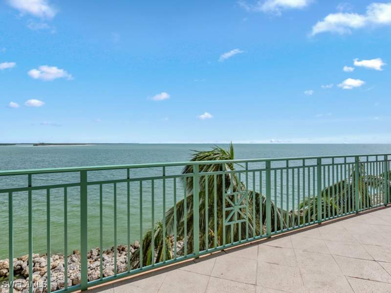 3 bedroom Condominium at 970 Cape Marco Dr 402, Belize, Marco Island — photo 4