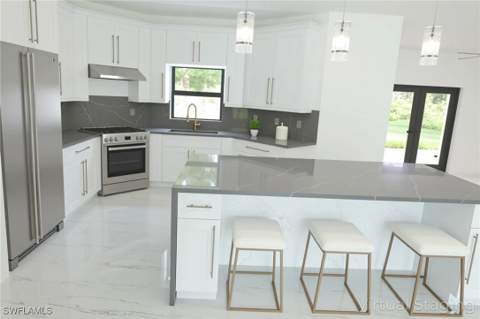 407 Washington Ave, Lehigh Acres FL - photo 11 of 46