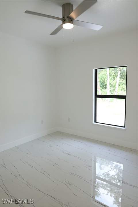 407 Washington Ave, Lehigh Acres FL - photo 14 of 46