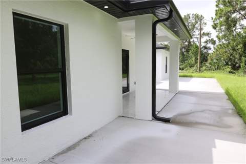 407 Washington Ave, Lehigh Acres FL - photo 18 of 46