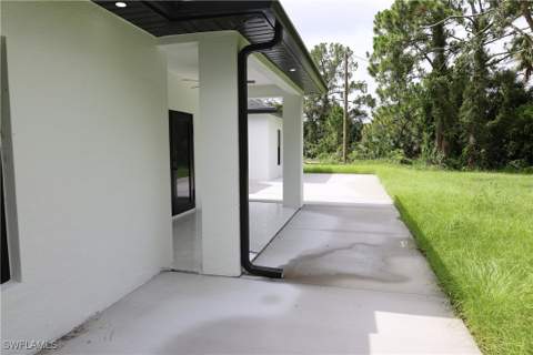 407 Washington Ave, Lehigh Acres FL - photo 19 of 46