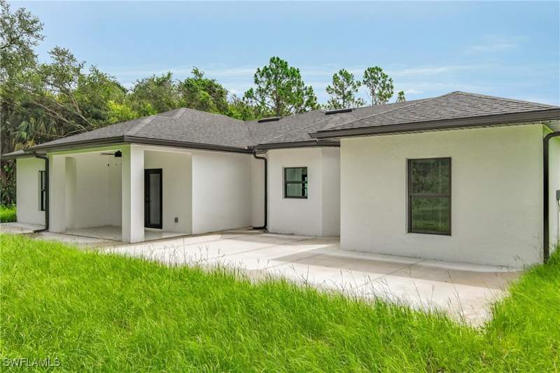4 bedroom SingleFamilyResidence at 407 Washington Ave, Lehigh Acres, Lehigh Acres — photo 5