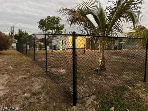 2231 Isle Of Pines Ave, Fort Myers FL - photo 21 of 24