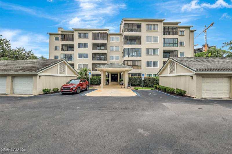 1 bedroom Condominium at 900 Arbor Lake Dr 207, Arbor Trace, Naples — photo 2